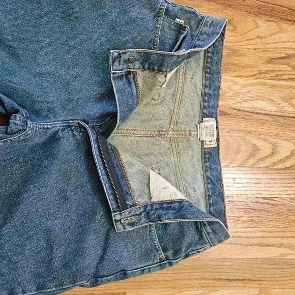 LL BEAN CLASSIC FIT Jeans Size 35×30 EUC - Picture 4 of 7